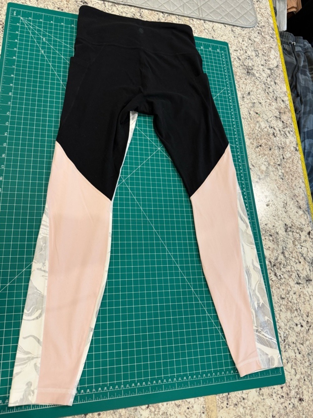 Athleta Colorblock Leggings Marble Print Black Pink Size S - Picture 4 of 5